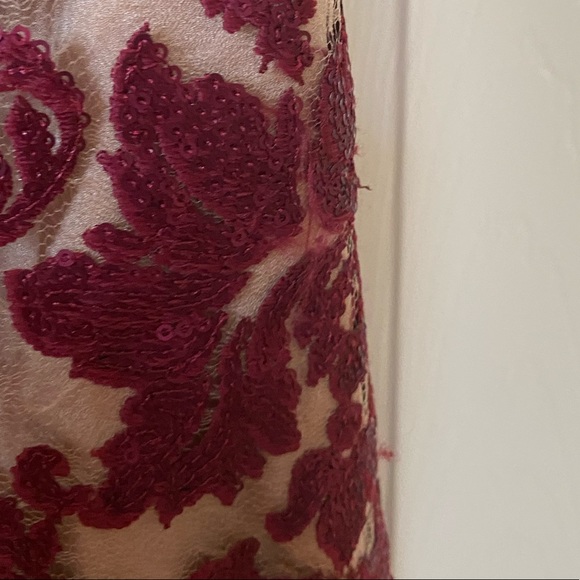 Dress the Population - Karen Plunging Lace Gown - Red - Size M - Picture 11 of 16